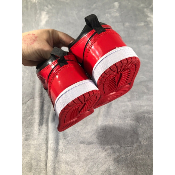 Youth 2Y Air Jordan 1 Retro High Patent Bred Style - Picture 3 of 4